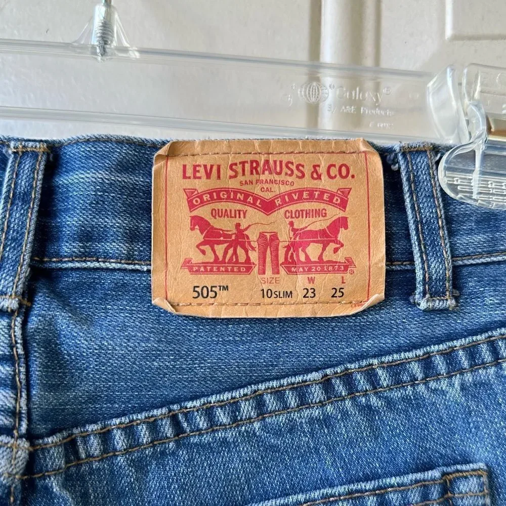 Levi's Big Boys' 505 Regular Slim Fit Straight Leg Jeans  Size 10 W23 x L25